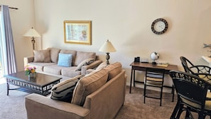 Smart TV, ping pong, books -  Spacious 3 BR 2 BA Condo Overlooking Pond Near DISNEY. No Resort Fees! (Davenport)