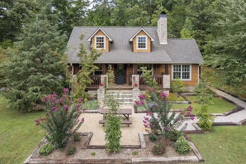 Helppo pääsy 3br / 2. 5ba kaikki viehätys suuria savuisia vuoria. Ilmainen WiFi