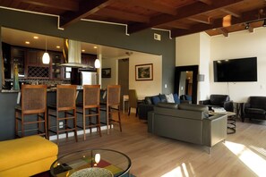 Smart TV, stereo - Oceanview Family Retreat with Saltwater Hot Tub – Steps from the Beach (Pedro Point, Pacifica)