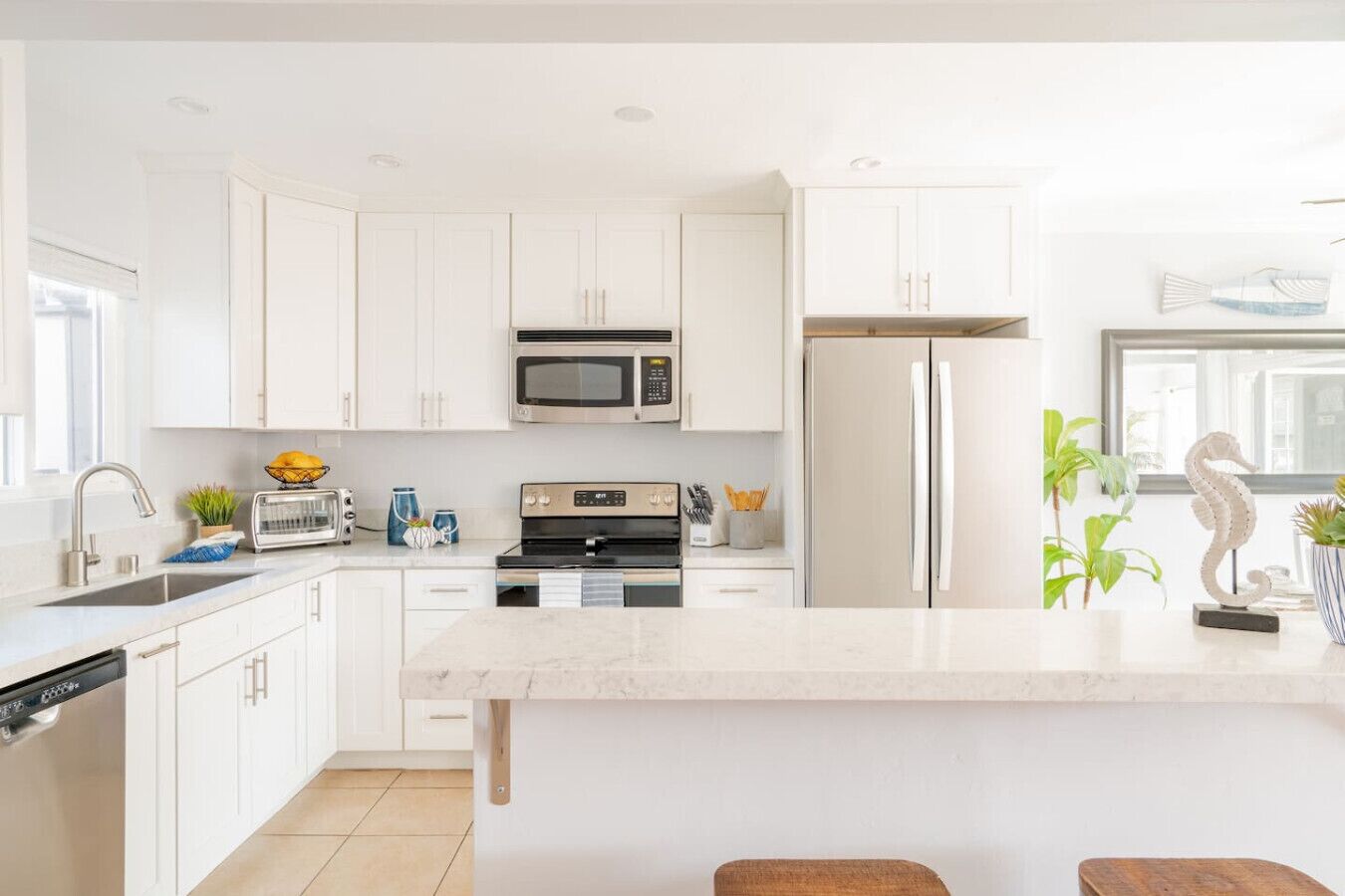 Refrigerador, microondas, horno, placa de cocina