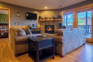 Smart TV, fireplace, video games, DVD player - Closer To Home - Luxurious Mountain Cabin in the Smokies (Gatlinburg)