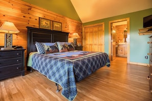 4 bedrooms, iron/ironing board, free WiFi, bed sheets - Closer To Home - Luxurious Mountain Cabin in the Smokies (Gatlinburg)