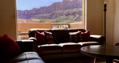 7A4 Close to Pool with Garage and Private Patio