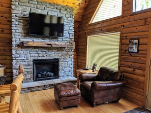 Smart-TV, Kamin, Videospiele, Netflix