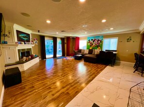 TV connectée, médiathèque, vidéothèque, chaîne hi-fi