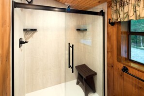 Shower, hair dryer, towels, soap - Private Creek, Hiking Trail System, Trout Fishing Onsite + Game Room, WiFi, Fire (Robbinsville)