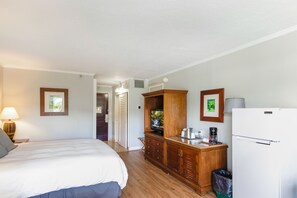 Iron/ironing board, WiFi, bed sheets, wheelchair access