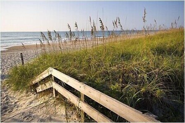 Beach nearby, sun-loungers, beach towels - Beautiful Townhome 10 min from Charleston & Beaches, Pool, Tennis Court! (Charleston)