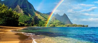 Best Deal Luxury Resort in Town Sleep 4 romantic, fun and relaxed