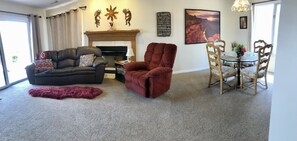Smart TV, table football, ping pong, books - Amazing, Peaceful, ON THE RIDGE- GORGEOUS VIEWS!!! Free Wi-Fi (St. George)