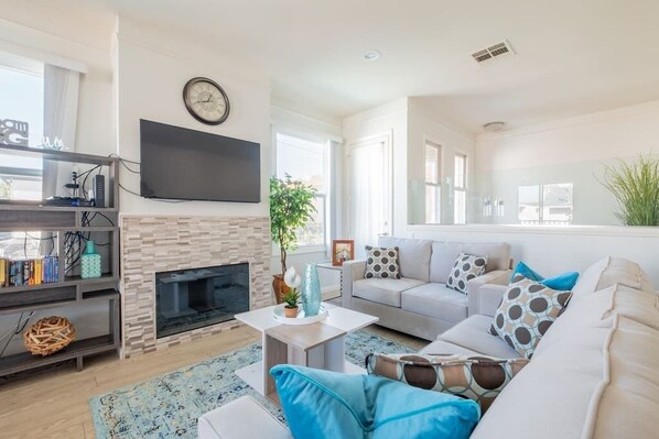 Smart TV, DVD player, books, offices