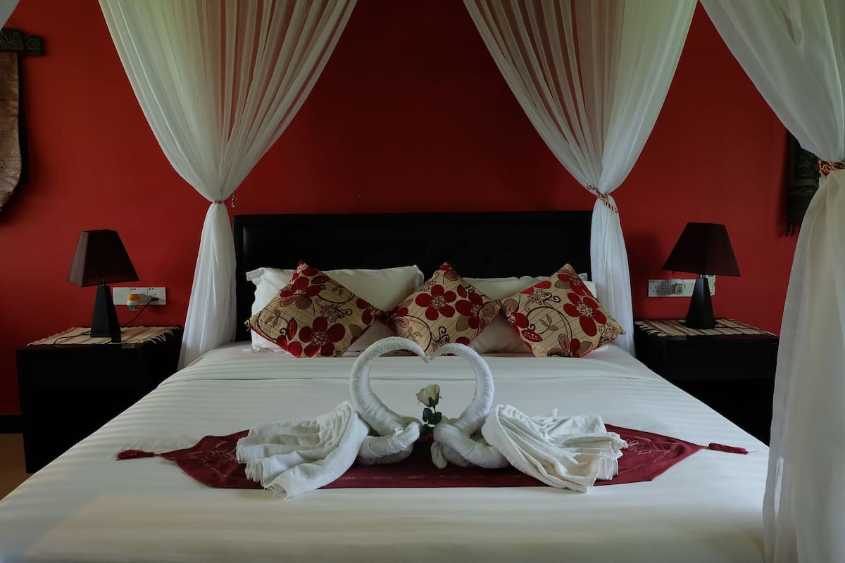 Honeymoon Villa, Hot Tub, Beach View