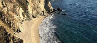 180º ocean views in a central location 2bd+den, 2baths