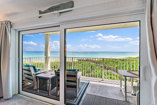 Oceanfront Condo with Panoramic Ocean Views on S. Hutchinson Island/Stuart
