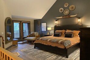 3 bedrooms, iron/ironing board, travel crib, free WiFi