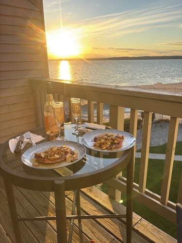 Spectacular sunset views overlooking the east bay!   WINTER SPECIALS!!