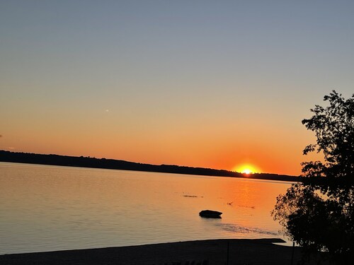 Spectacular sunset views overlooking the beach & east bay!  WINTER SPECIALS!!! 