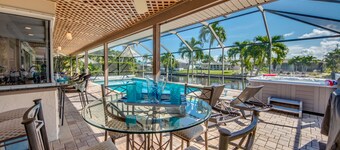 Villa 1 Bright and Sunny, Open Floor Plan, Pool, Hot Tub