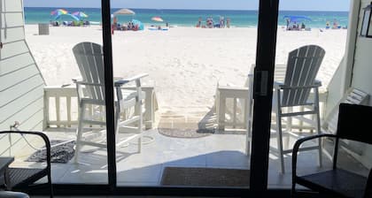 Directly on the Beautiful Beach & Gulf Water!