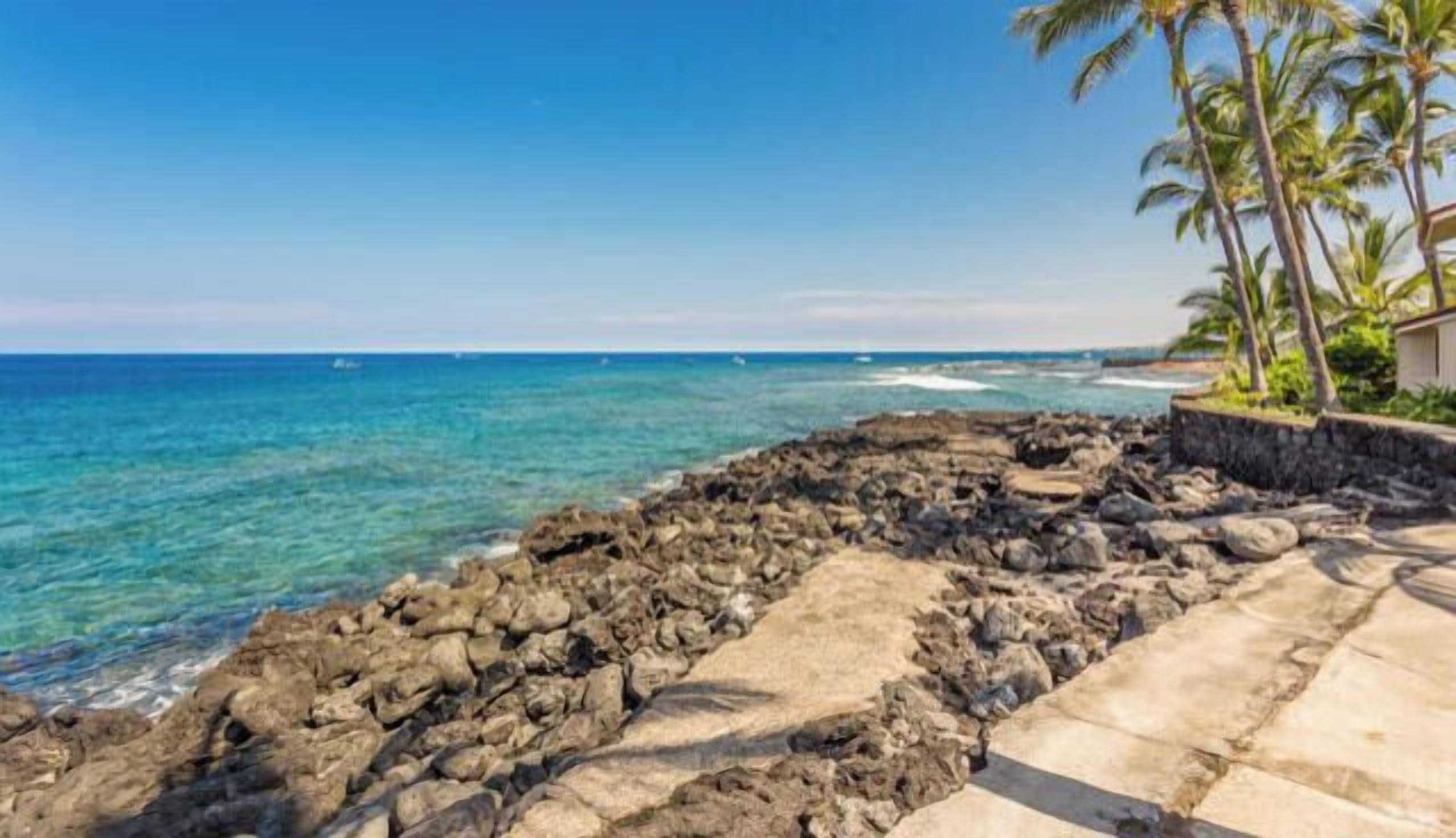 In Strandnähe, Liegestühle, Strandtücher