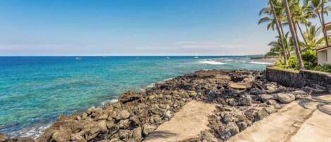 In Strandnähe, Liegestühle, Strandtücher