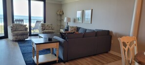 TV, DVD player, stereo - PHOENIX VII - amazing Gulf view from 4th floor! (Orange Beach)