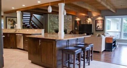 ÄÄRIMMÄINEN! Lämpimämpi sijainti, tilava, täydellinen golfin, perheen, lemmikkieläinten kanssa