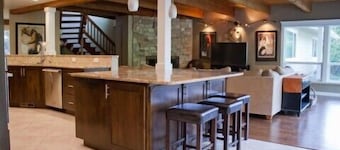 THE ULTIMATE! Warmer location, Spacious, PERFECT for GOLFERS, FAMILIES, Pets