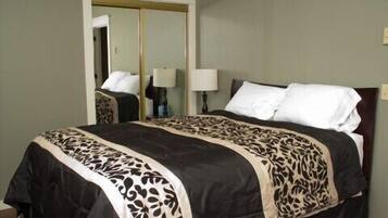 7 quartos, ferros/tábuas de passar roupa, Wi-Fi, roupa de cama