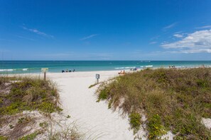 Beach nearby, sun-loungers, beach towels
