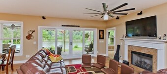 Riverfront, Kayaks, Boat Dock, Games, Pool, Hot Tub, 10 Min To Dwntwn Nashville!