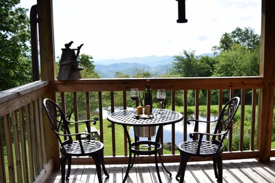 Long Range Views - 10 minutes to downtown Boone
