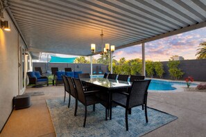 屋外ダイニングエリア