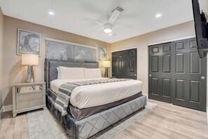 4 bedrooms, desk, iron/ironing board, travel cot