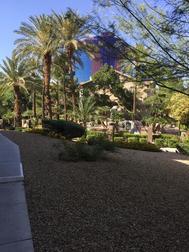 Short walk to the strip across the street from the Rio and Palm s