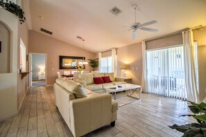 Smart TV, videojuegos, reproductor de DVD y tenis de mesa 