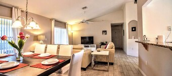 Superbe 3 lits / 2 salles de bain avec tanière / près de Disney / piscine orientée sud / bain à remous / FreeWiFi / Xbox1