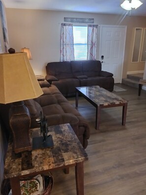 Smart TV, DVD player, books - Ahh...Relax At Gulf Highlands (Panama City Beach)