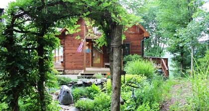 Luxury Lake Cabin by New River Trail w/ Dock/Canoes/Steam Room/Fireplaces...