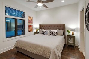 3 عدّة غرف نوم ومكواة/لوح كي وواي فاي وملاءات أسرّة