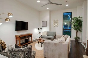 تلفزيون، مكتب