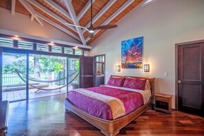 4 bedrooms, iron/ironing board, free WiFi, bed sheets