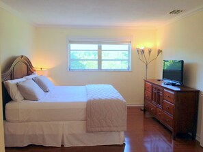 3 chambres, fer et planche à repasser, Wi-Fi, draps fournis