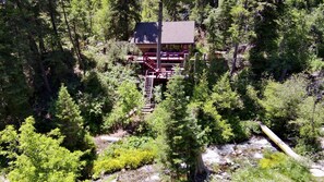 Exterior - Private mountain escape • Above the creek • Hot tub • Quiet setting • Tucked into Sundance Canyon (Sundance)