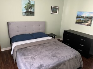 2 bedrooms, iron/ironing board, WiFi, bed sheets