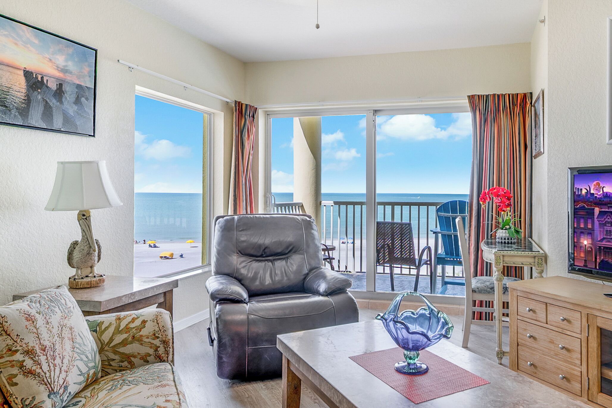 Smart TV, DVD player, table tennis, books