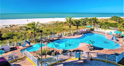 Sunset Vistas Beach Front St. Pete Beach Treasure Island Clearwater pool/parking