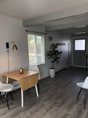 Dining - Private, Stand-Alone Apartment, 2 blocks from Greenlake (Seattle)
