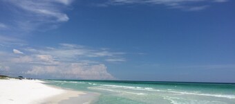 AWESOME CONDO IN TOPS'L SUMMIT BETWEEN BEACH AND RACQUET CLUB - GREAT VIEWS!