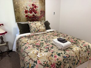 3 多间卧室、免费 WiFi、床单